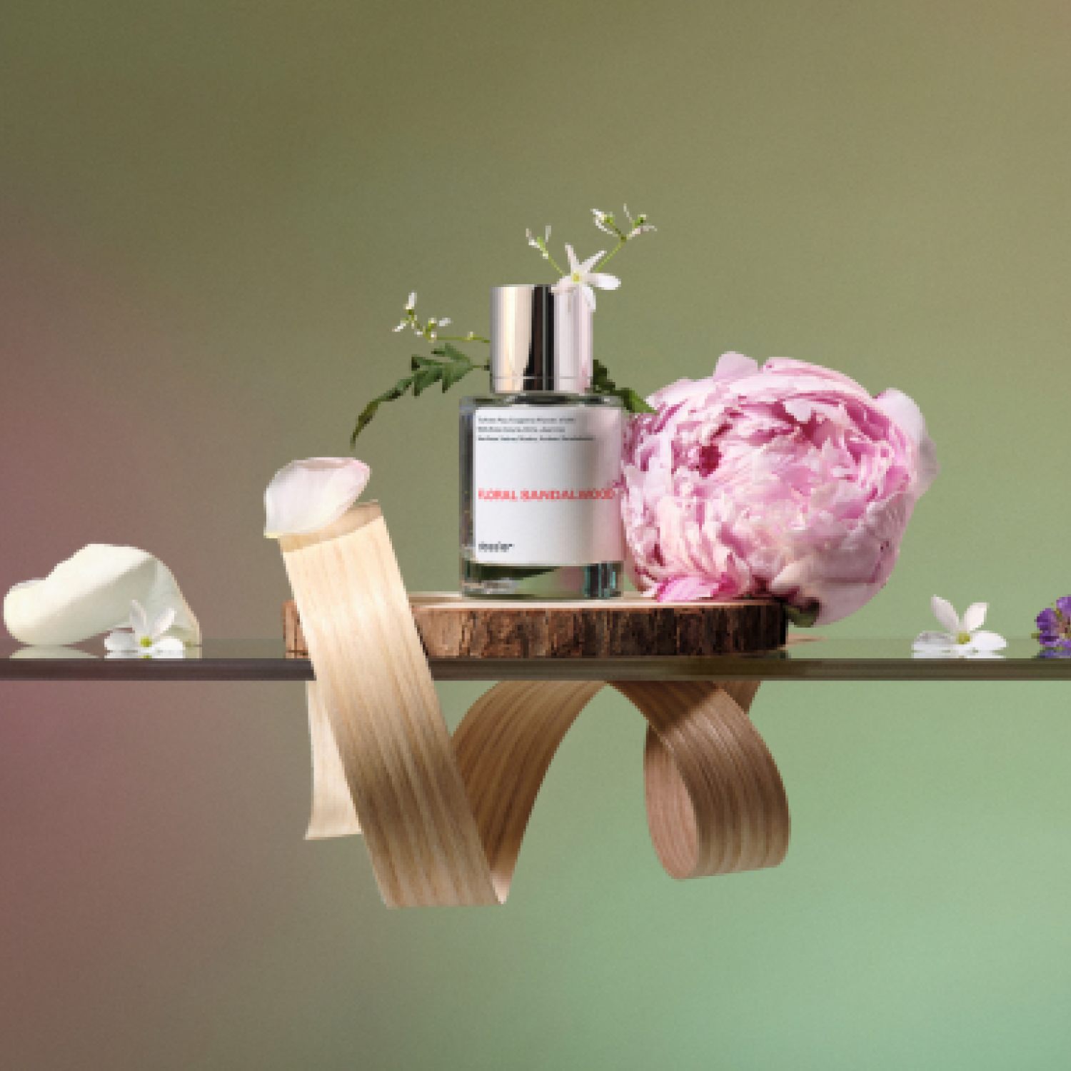 FloralSandalwood_1500x1500_bbe9dc83-1e48-421b-bdd2-50980eff2d44-3